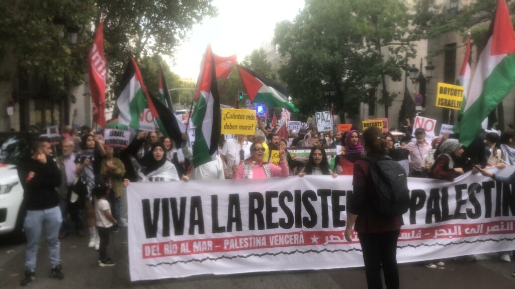 pancarta viva la resistencia palestina