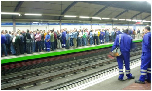 Puerta del Ángel. Placa homenaje juan José Cañedo.